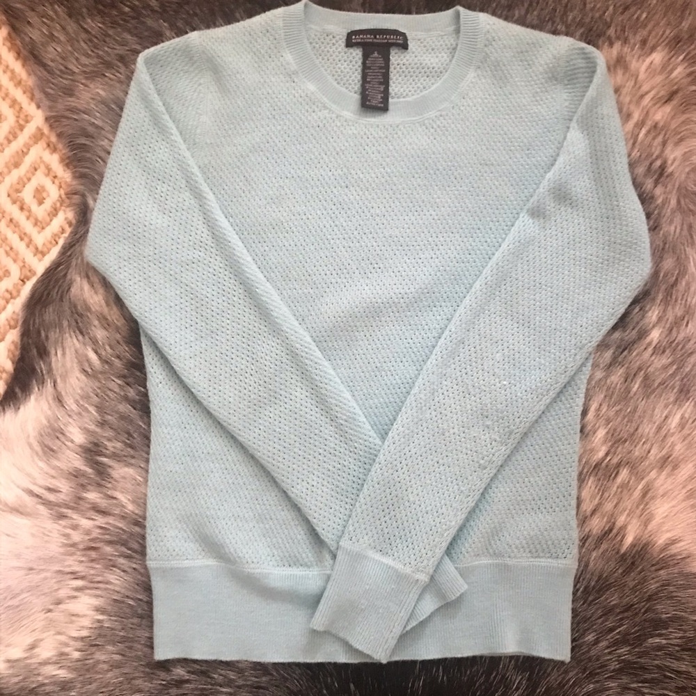 Women’s Banana Republic Aqua/ Blue Sweater.